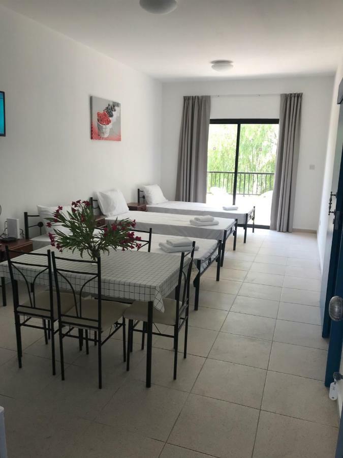 Athinas Court Apart otel Pafos Dış mekan fotoğraf