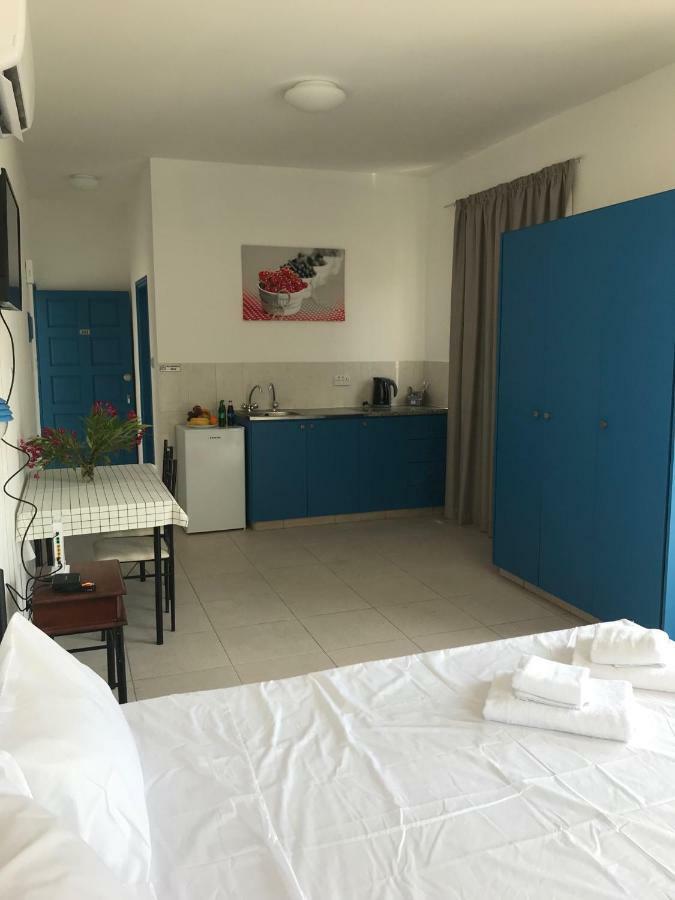 Athinas Court Apart otel Pafos Dış mekan fotoğraf