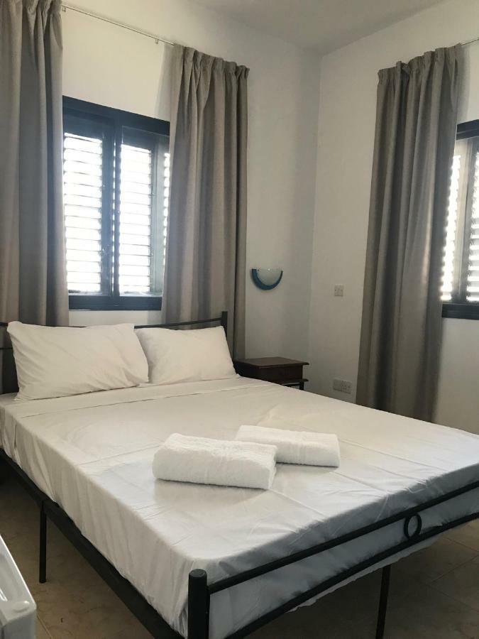 Athinas Court Apart otel Pafos Dış mekan fotoğraf